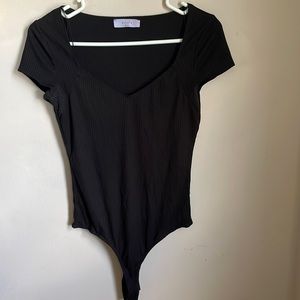Elodie black wide v-neck thong bodysuit size us medium
